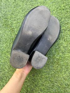 Tory Burch Close Toe Pum Hill