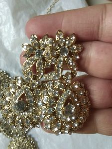 diamond  Neckalce set with earrings and maang tikk