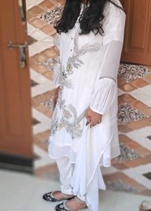 Elegant White &amp; Silver Embellished Salwar Kameez