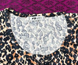 leopard print buttoned crop top