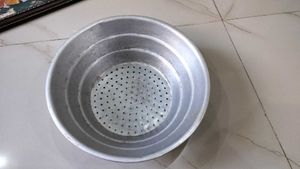 Aluminium strainer