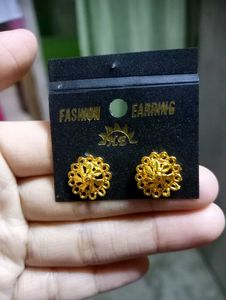 Gold Flower Stud Earrings
