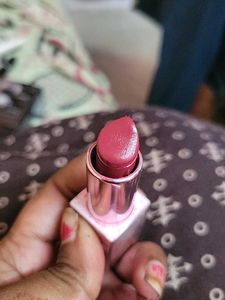 Too Faced Lipstick Shade Rebel 07