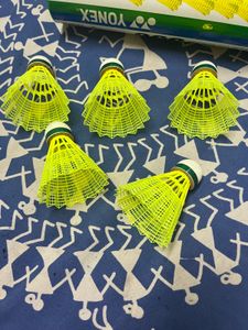 badminton shuttles used