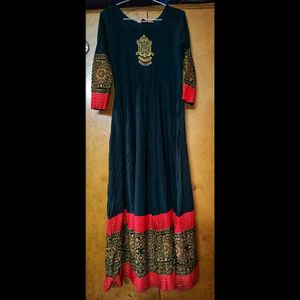 Beautiful Peacock 🦚 green Suit For Women