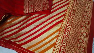 GOLDEN &amp; BRIGHT RED SAREE