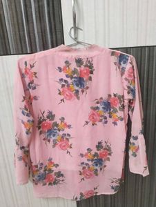 Floral Pink Top 🌸