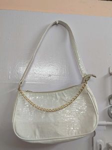 Chic Shoulder Bag with Chain Detail