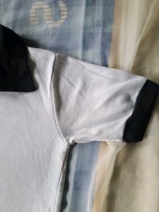 White Body Black Collar Cantras Crop Top