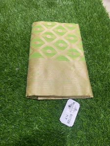 Cotton Saree With Contrast Zari Work For Women’s