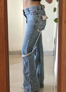 ON SALE Unique Botcut Jeans 👖✨