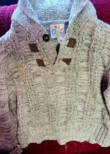 Sweat Shirt With Attech Cap