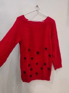 Super cute red pullover ❤️