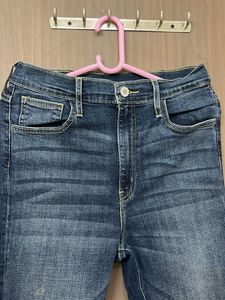 Levi’s branded new item for waist 32-34