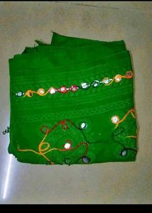 Green Embellished Dupatta And Leggings Set
