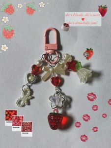 CUTE STRAWBERRY CHARM KEYCHAIN🍓