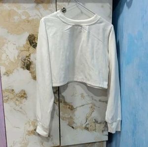 stylish white crop top