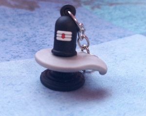 SHIVLING KEYCHAIN IN GOOD CONDITION