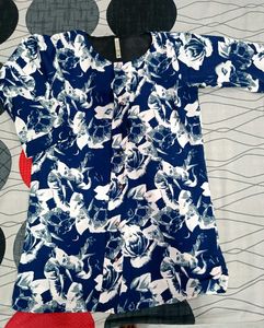 🇳🇿💫♥️ Beautiful Floral Print Top