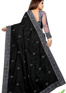 hesika एम्ब्रॉइडरेड रोज़ पहनने वाली आर्ट सिल्क साड