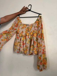 Floral Print crop Top with balloon sleeve