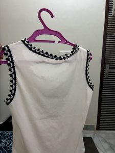 Cute White Sleeveless Top