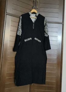 Women Black Printed Viscose Casual Kurta