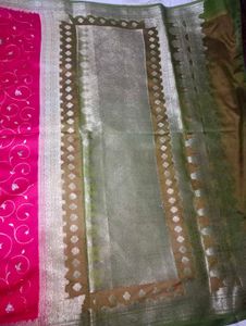 Red &amp; Green Saree with Gold Like Detail