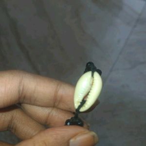 🌊 Cowrie Handwoven Black Bracelet
