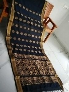 Elegant Navy &amp; Gold Saree