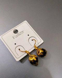 Drop Earrings - Black &amp; Gold