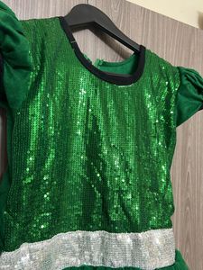 Green Dress :14