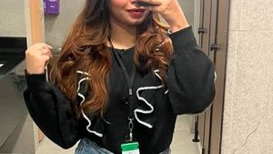 Beautiful sweater🌸🌸
