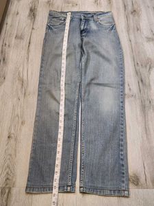 Ma050 Levi&#39;s Beggy Jeans Waist 28 Inches
