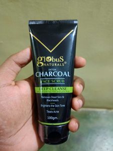 Globus Naturals Detox Charcoal Face Scrub