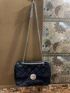 *Price Drop* Metrocity Og Leather Sling