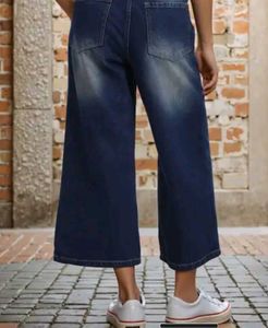 Wide Leg Cropped Jeans