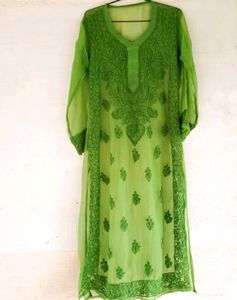 Trendy Chickenkari Kurthi 💚💚