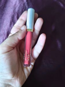 Myglamm Lipstick Shade Holmes