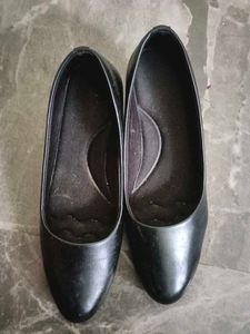 Black Comfort Flats