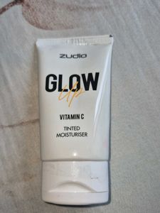 Glow Up Vitamin C TINTED MOISTURIZER