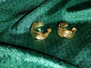 Anti Tarnish Gold Tone Hoop Earrings✨