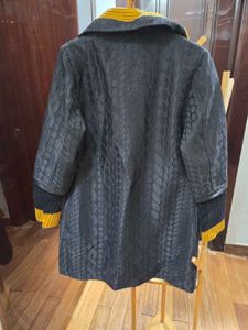 Elegant Black &amp; Gold Patterned Coat