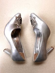 Stepping Embellished Heeled Pumps