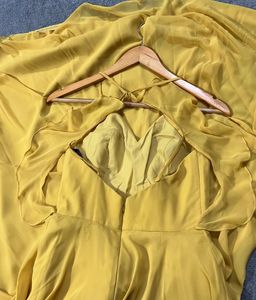Beautiful Yellow Flowy Dress (Bust:32)