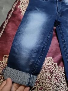 KIDS BOY JEANS IN NEW CONDITION