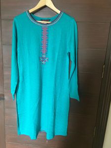 Elegant Embroidered Woollen Kurta (L)