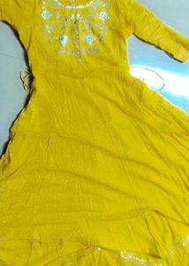 Beautiful Yellow 💛 Printed Women Frock