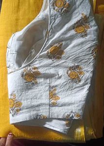 plain linen saree with floral print blouse