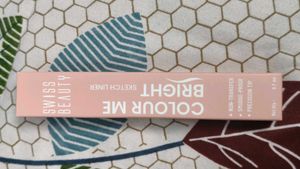 Swiss Beauty Colour Me Bright Liner